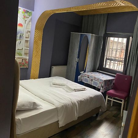 Armis Hostel Istanbul Bagian luar foto