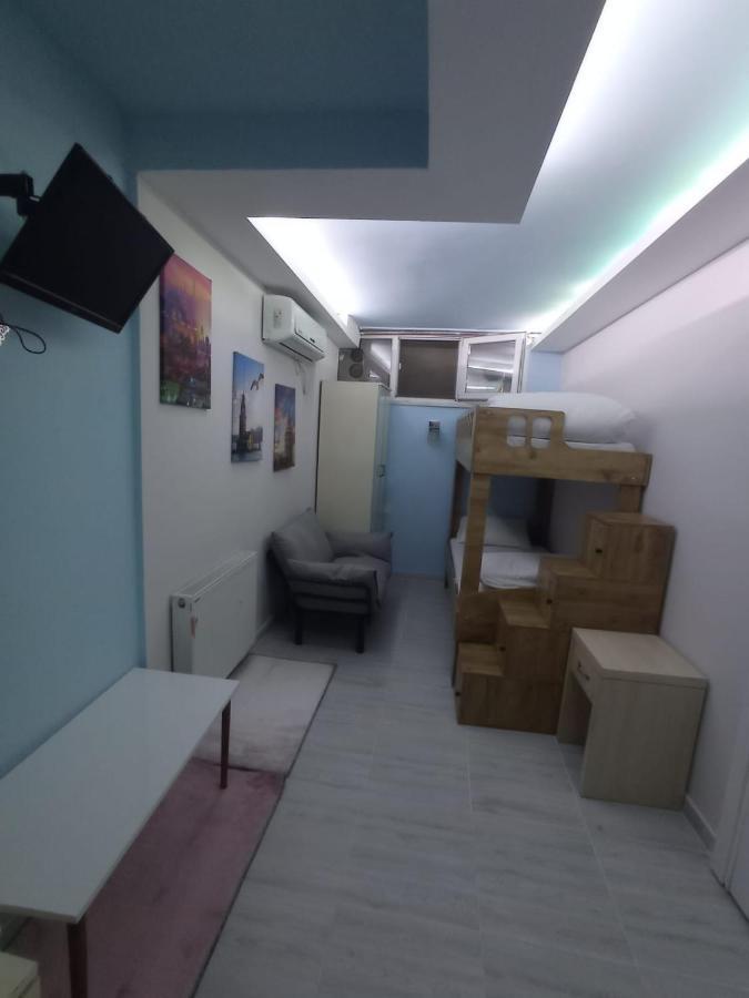 Armis Hostel Istanbul Bagian luar foto