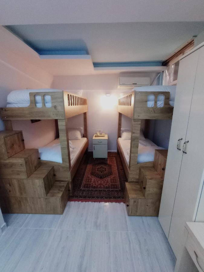 Armis Hostel Istanbul Bagian luar foto