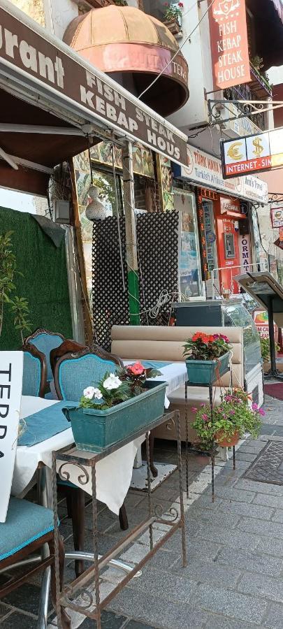 Armis Hostel Istanbul Bagian luar foto