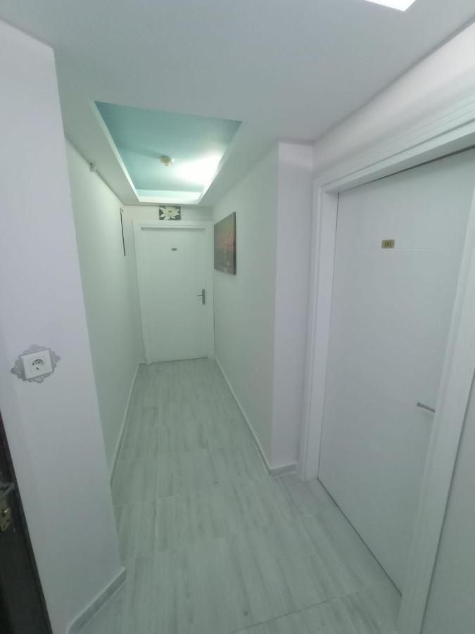 Armis Hostel Istanbul Bagian luar foto
