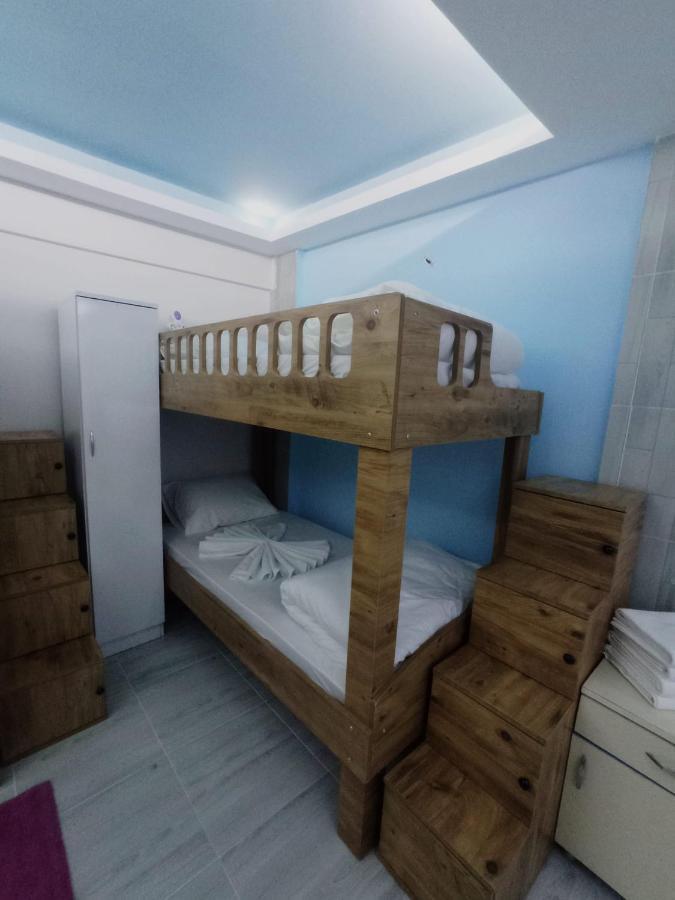 Armis Hostel Istanbul Bagian luar foto