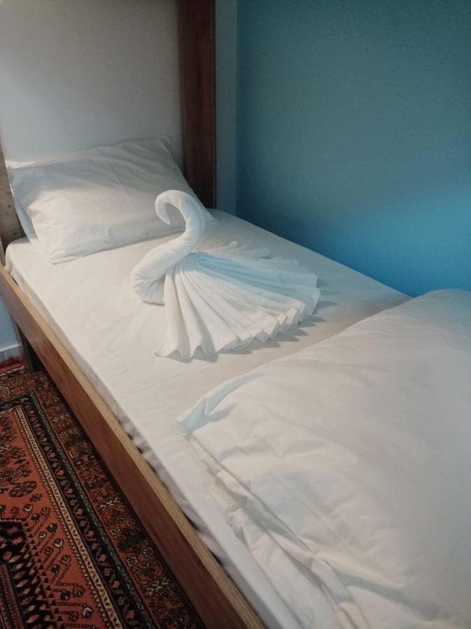 Armis Hostel Istanbul Bagian luar foto