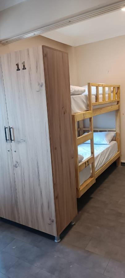 Armis Hostel Istanbul Bagian luar foto