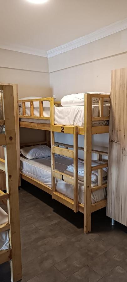 Armis Hostel Istanbul Bagian luar foto