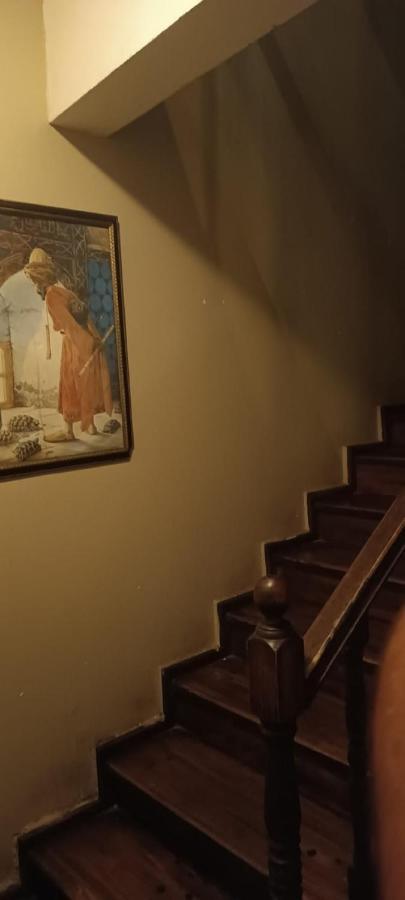 Armis Hostel Istanbul Bagian luar foto