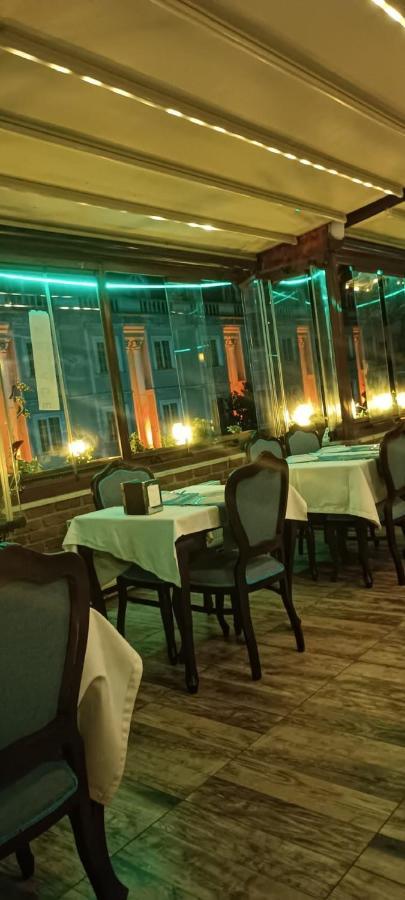 Armis Hostel Istanbul Bagian luar foto
