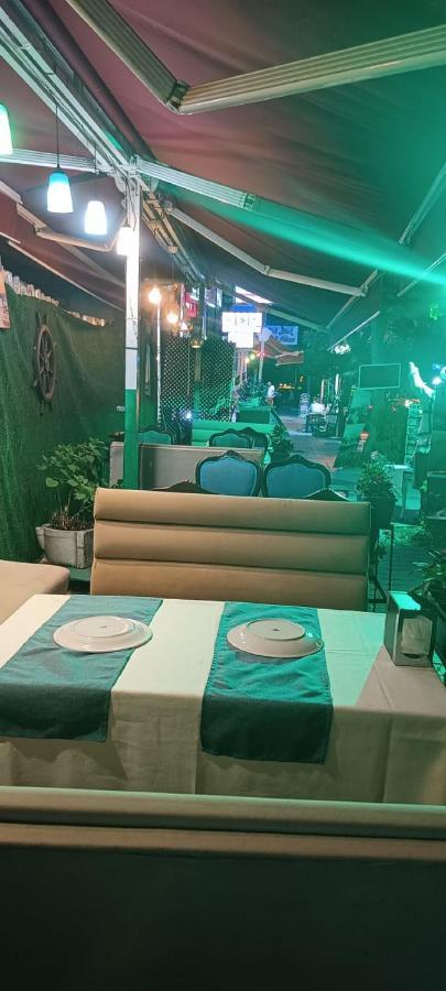 Armis Hostel Istanbul Bagian luar foto