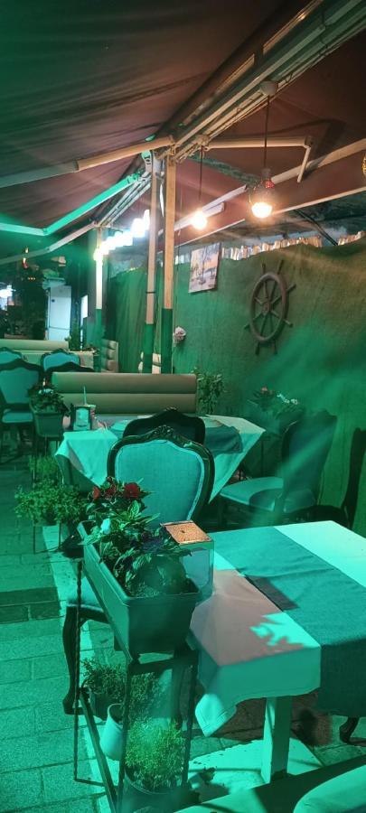Armis Hostel Istanbul Bagian luar foto